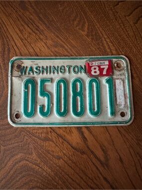 Vintage 70’s Washington Aluminum Motorcycle Green & White License Plate